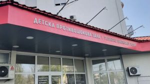 Tesla оглавява теста за подпомагане на водача на китайската държавна телевизия · TechNode