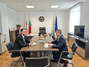 Лини укрепва търговските и инвестиционните връзки с Австралия