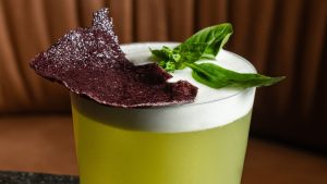 Азиатското поколение Z става трезво, докато производителите на алкохол и баровете обновяват бизнес модела